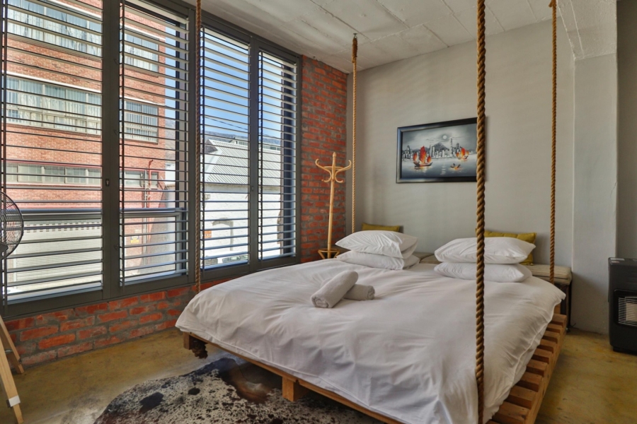 To Let 2 Bedroom Property for Rent in Woodstock Western Cape